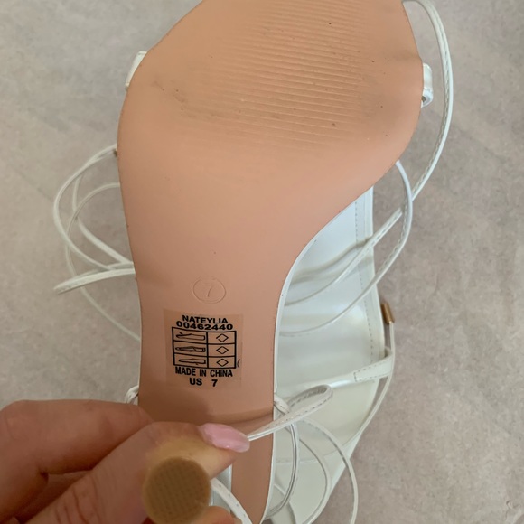 New White strapped heels 7 - Picture 8 of 8